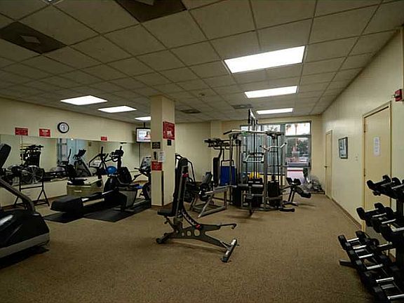 5th image of 90 Edgewater Dr APT 614