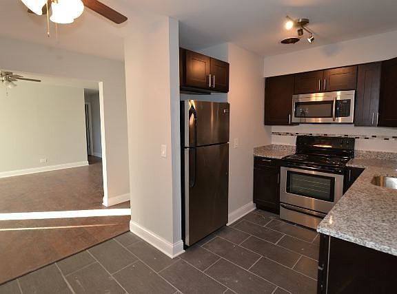 4th image of 6029 N Winthrop Ave APT 405