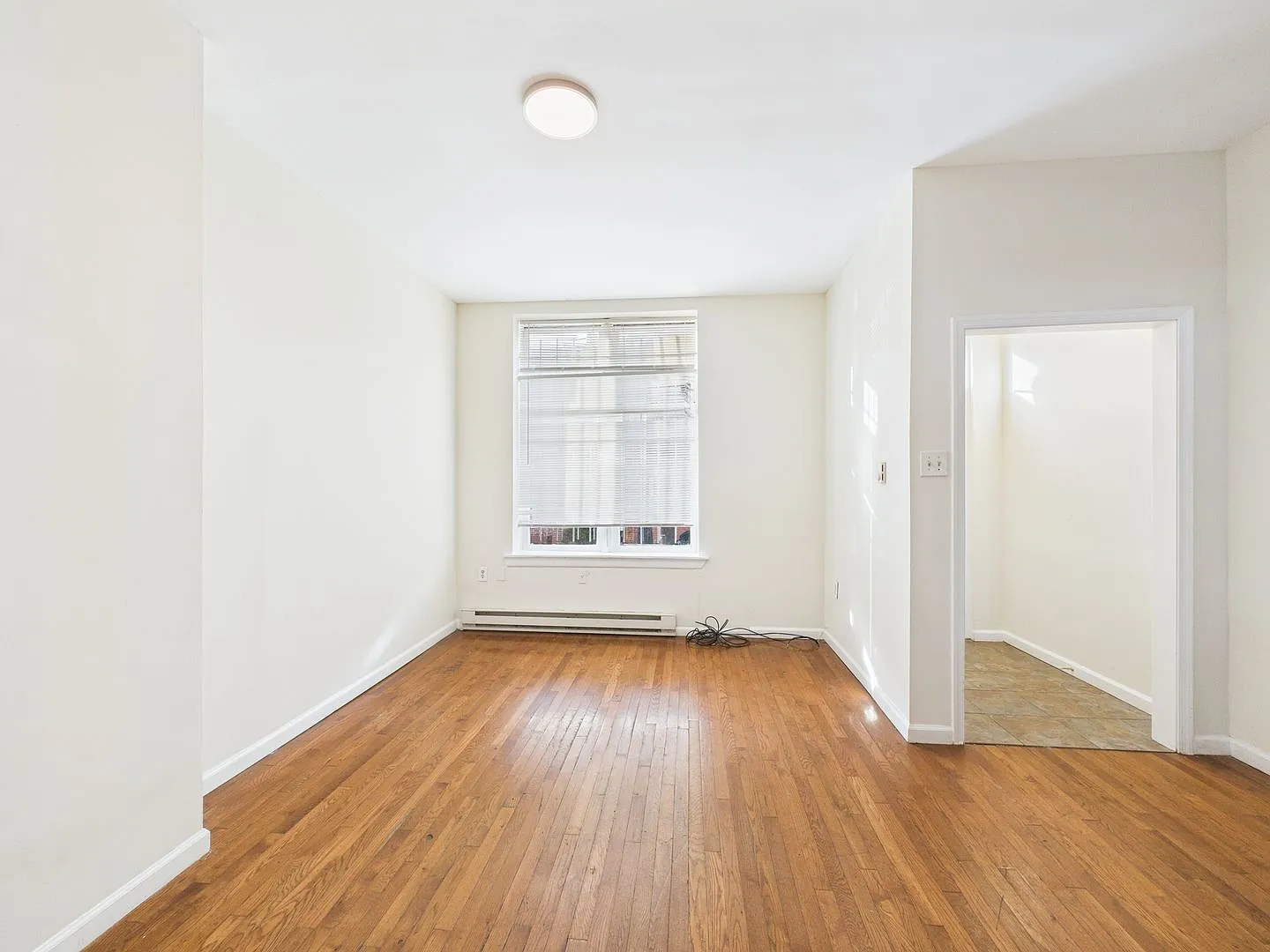 Huge 3 Bed 2 Bath Near Temple University Available Now — Photo 4