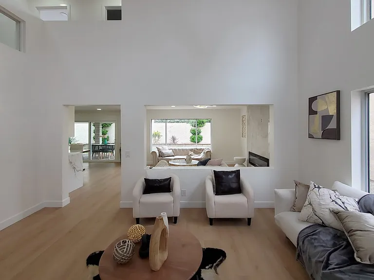 220 S Linhaven Cir — Photo 30