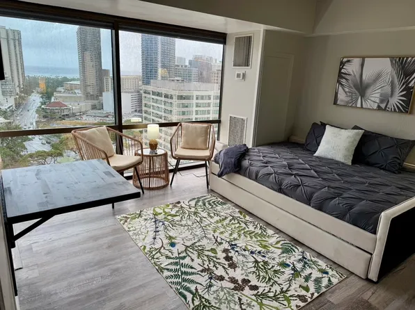 1750 Kalakaua Ave, Honolulu, HI
