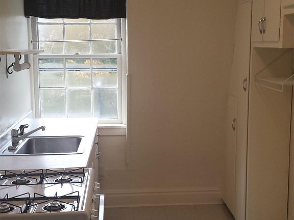 3rd image of 287 Hudson St APT 8