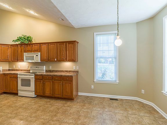 5th image of 4035 Forest Oaks Ln