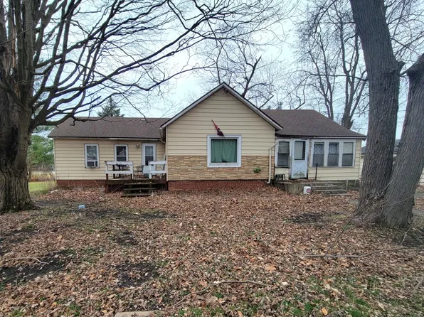 207 S Walnut St, Dana, IL 61321