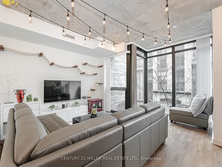 15 Beverley St #301 — Photo 14