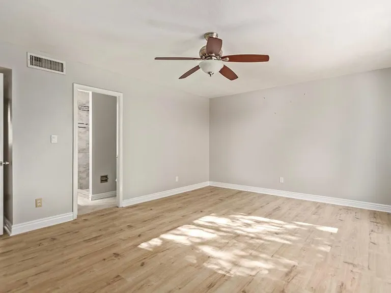 5885 E Thomas Rd — Photo 19