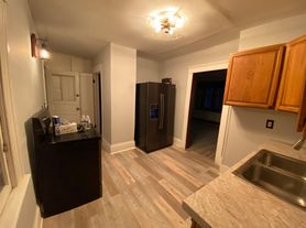 915 W Michigan Ave, Jackson, MI