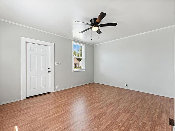 3rd image of 3639 Roswell Ave