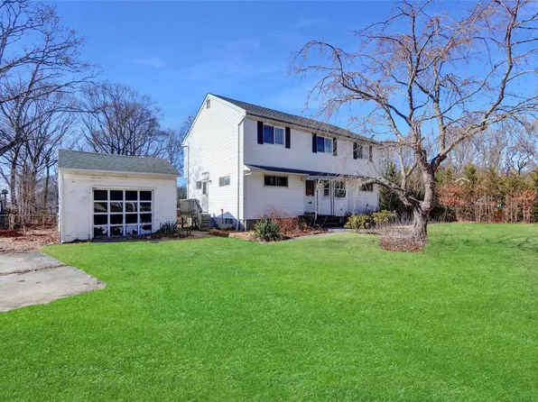 299 Auborn Avenue, Shirley, NY 11967