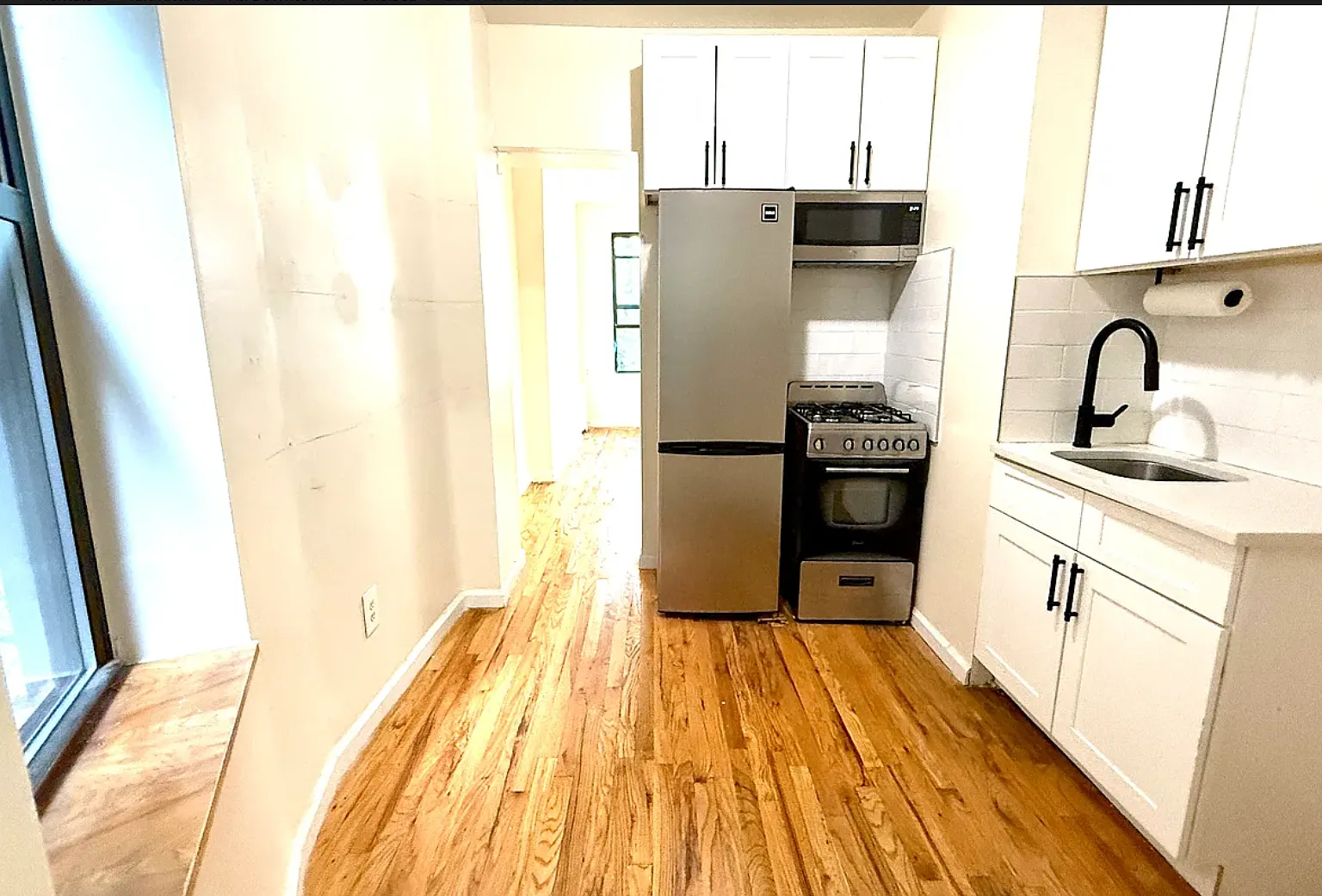 239 W 15th St — Photo 1