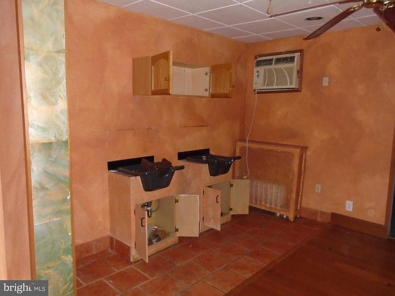 5th image of 6435 Torresdale Ave