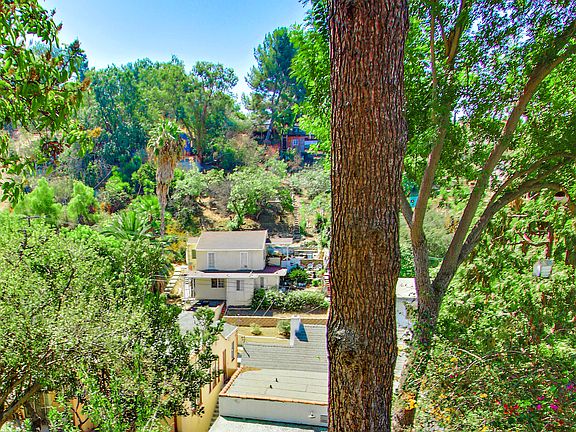 3rd image of 2327 Yorkshire Dr