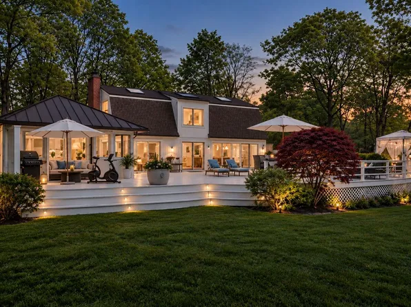 11 Sandown Ct, East Hampton, NY 11937