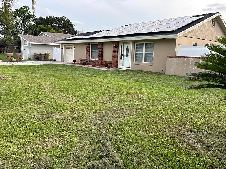 818 E Flag Ln — Photo 3