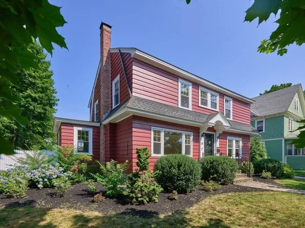26 Monroe Ave, Worcester, MA 01602