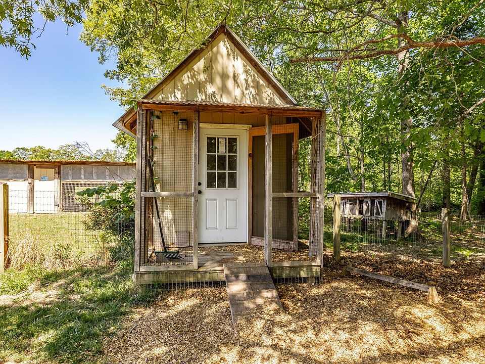 46th image of 237 Lear Rd