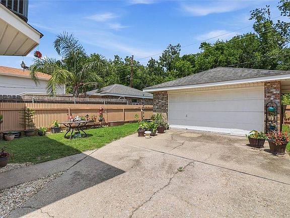 2nd image of 131 Lakewood Dr #B