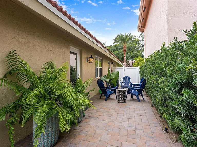10112 Aqua Vista Way — Photo 35