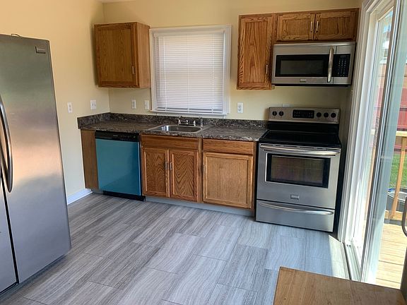5th image of 5121 Randall Ave