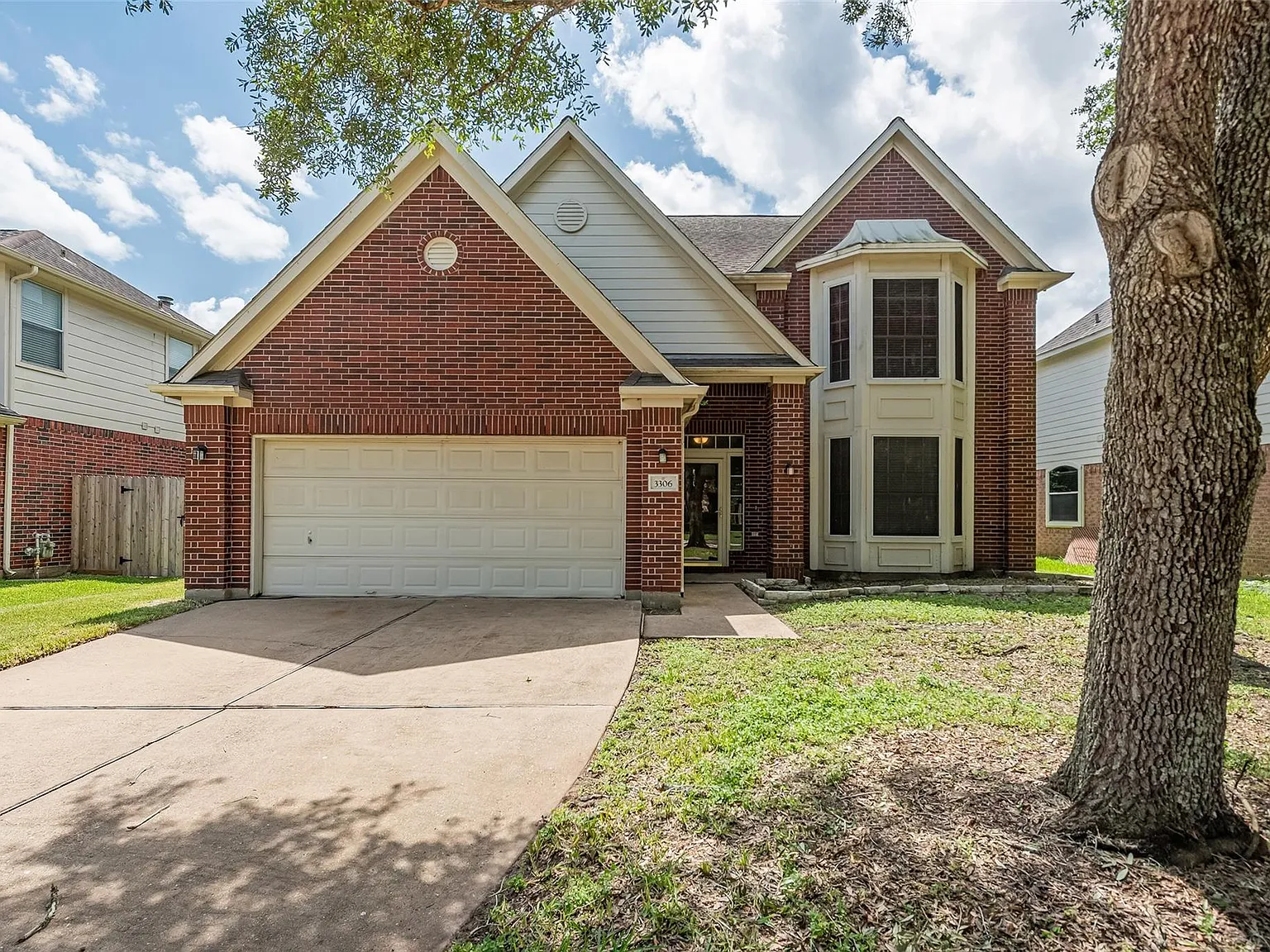 4 bed, 2.5 bath, 2437 sqft, $2,700 — Photo 1