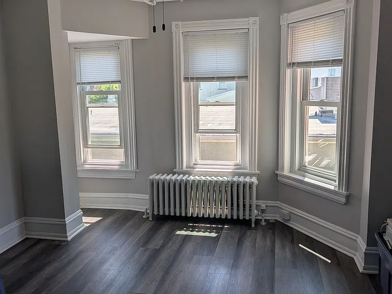 727 W Main St #2 — Photo 5