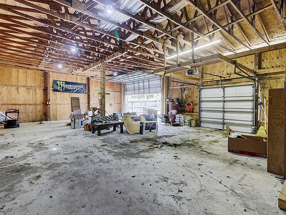 2nd image of 221 Forest Cir