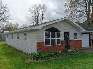 1122 Maple St, Mitchell, IN 47446