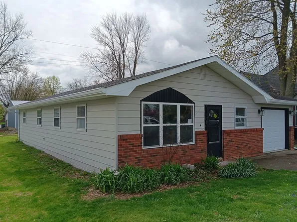 1122 Maple St, Mitchell, IN 47446