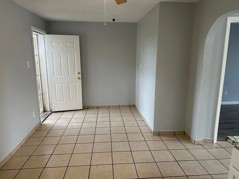 328 Rhode Island St NE — Photo 7