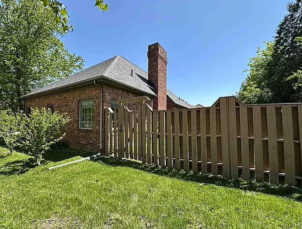 3802 E Regents Cir — Photo 17