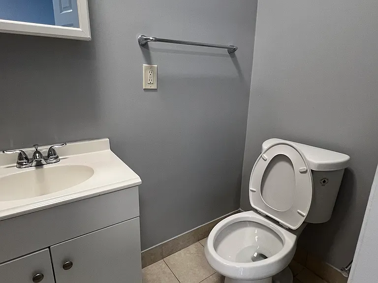 210 E End Ave #2 — Photo 15