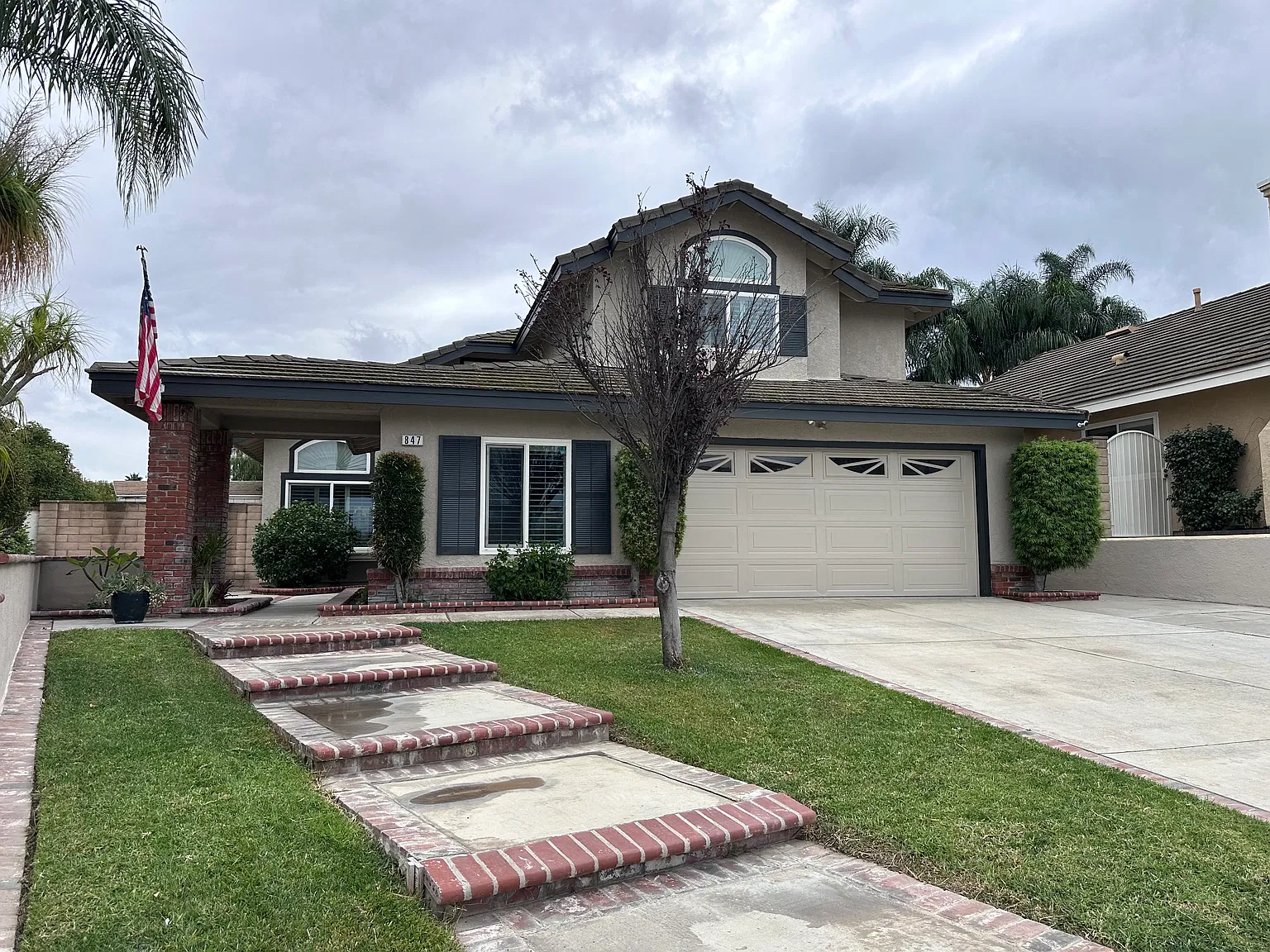 4 bed, 2216 sqft, $3,650 — Photo 1