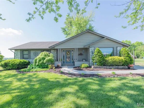 510 Holiday Dam Rd, Edwardsville, IL 62025