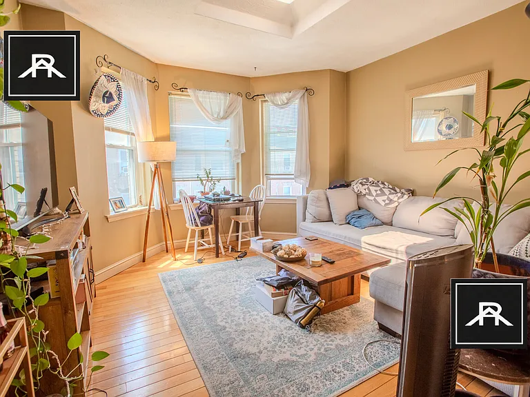 94 Gordon St #402 — Photo 1