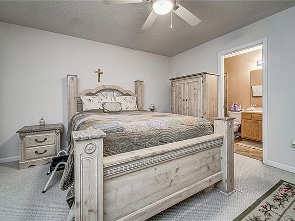 4th image of 310 Cottonwood Creek Cir