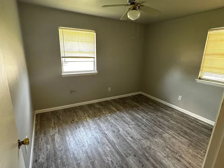 1317 SW 68th St — Photo 33