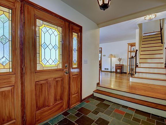 From entrance, see staircase