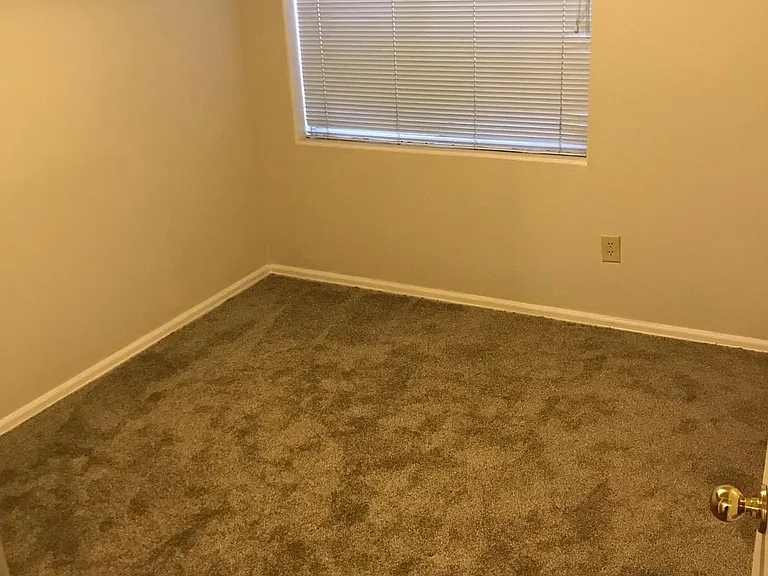 2163 Austrian Way — Photo 10