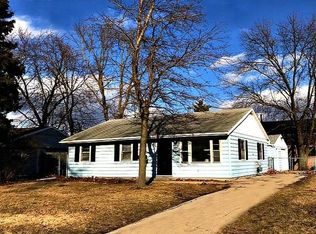 1202 Hedge Rd, Champaign, IL 61821