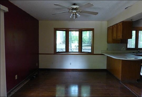 4th image of 8160 Circle Dr