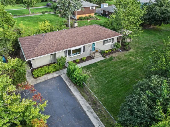5601 Lee Ave, Downers Grove, IL 60516
