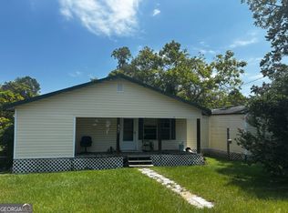 37 S Jackson Ave, Mc Rae Helena, GA 31037