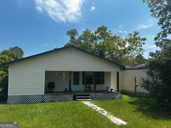 37 S Jackson Ave, Mc Rae Helena, GA 31037