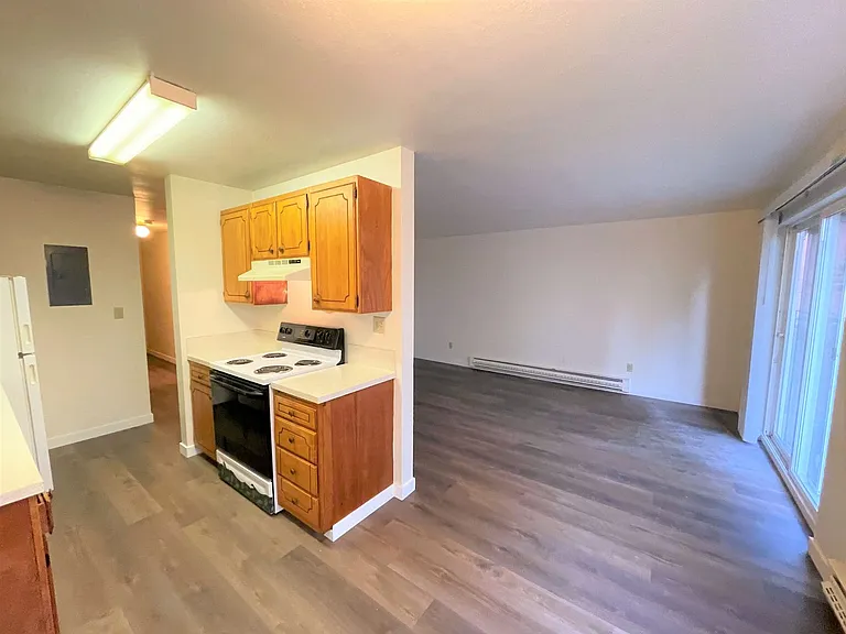 Hill Town Apartments — Photo 15