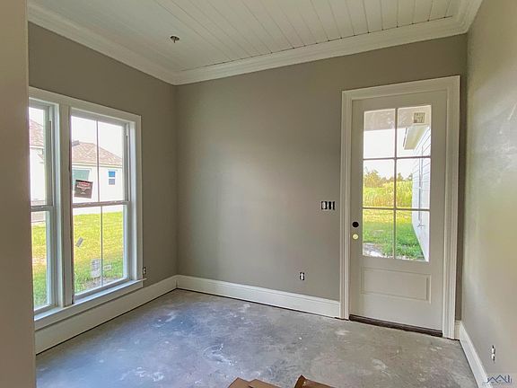 3rd image of 266 Marmande Ave