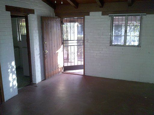 2nd image of 947 N Alvernon Way Unit 6