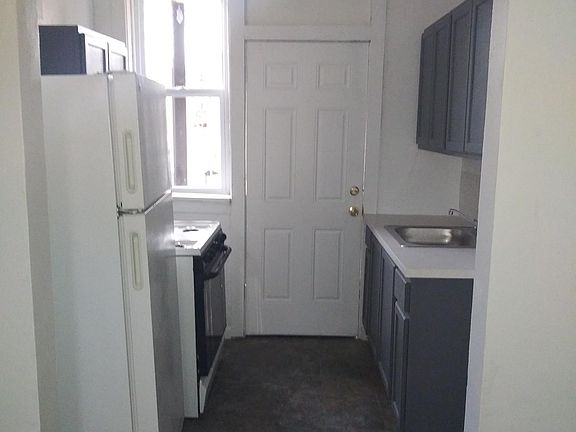 2nd image of 5460 N Kingshighway Blvd APT 1N