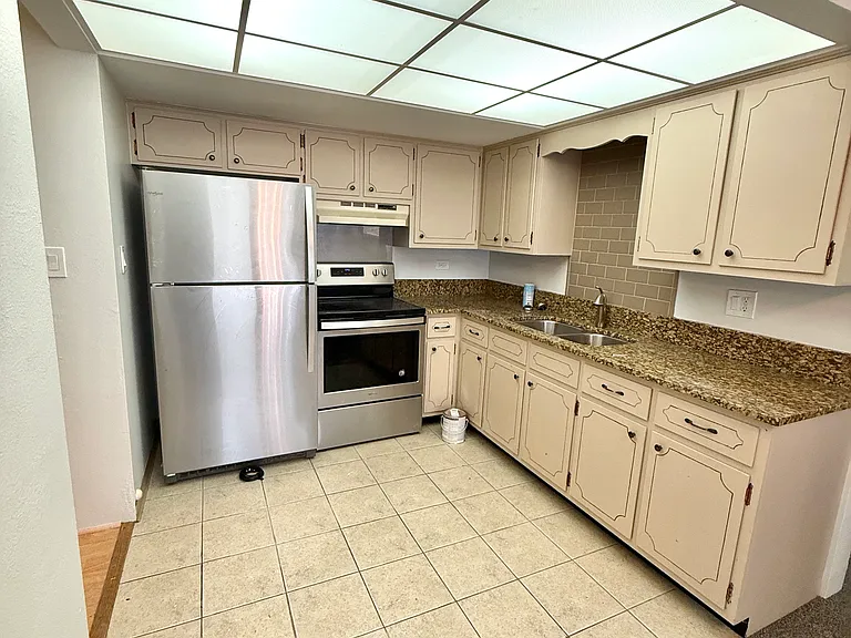 808 Oneida St — Photo 15