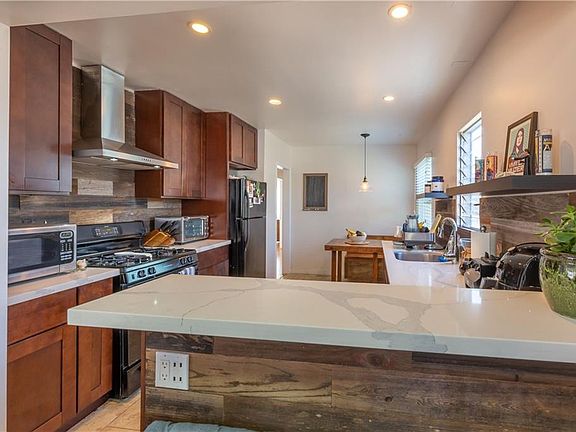 3rd image of 2036 3rd St Unit 10-1