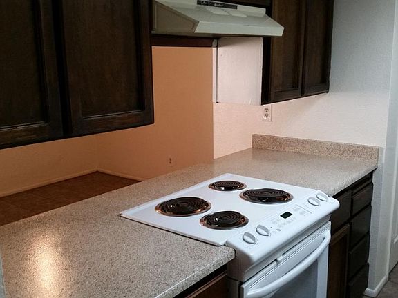 4th image of 536 E Royal Palms Dr
